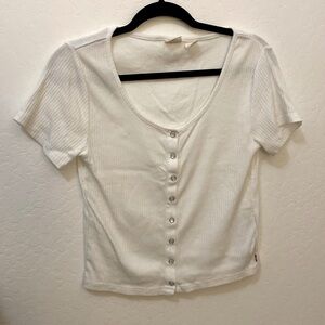 Short sleeve size small ribbed Levi’s top